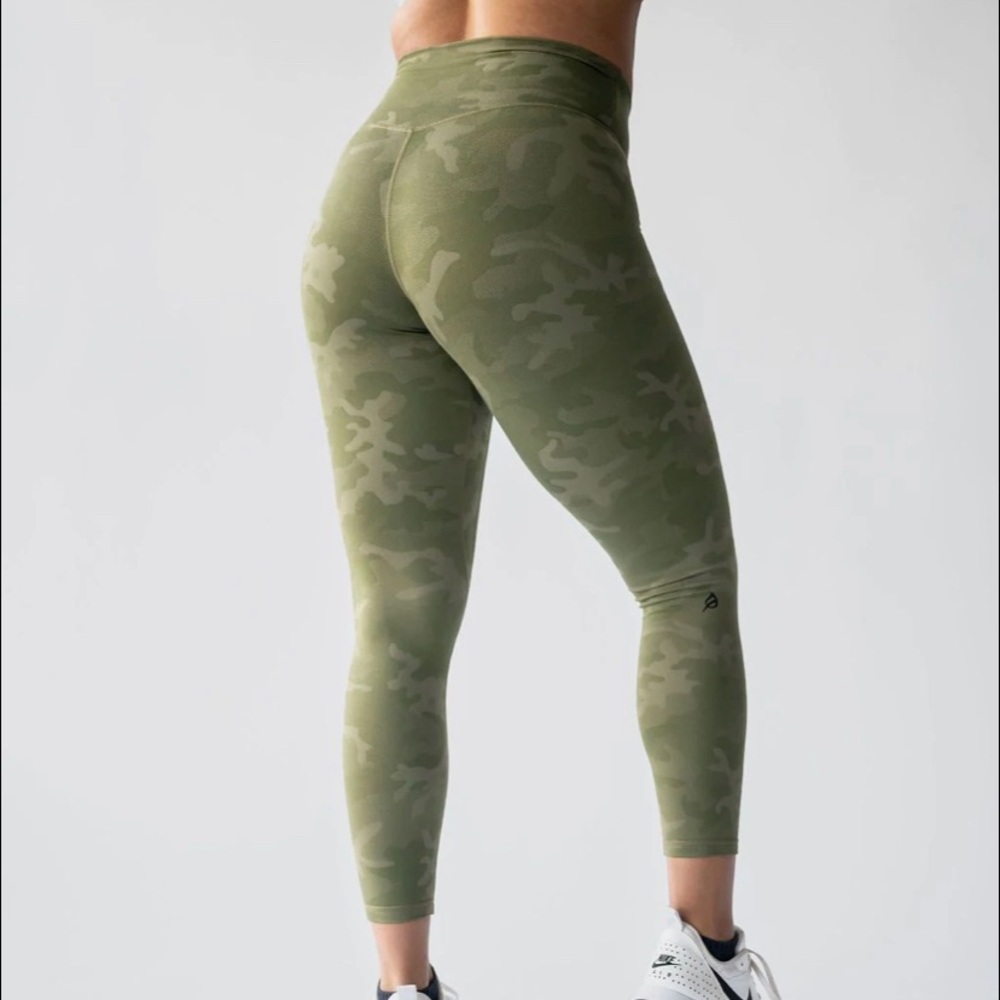 P’tula active green stealth leggings
